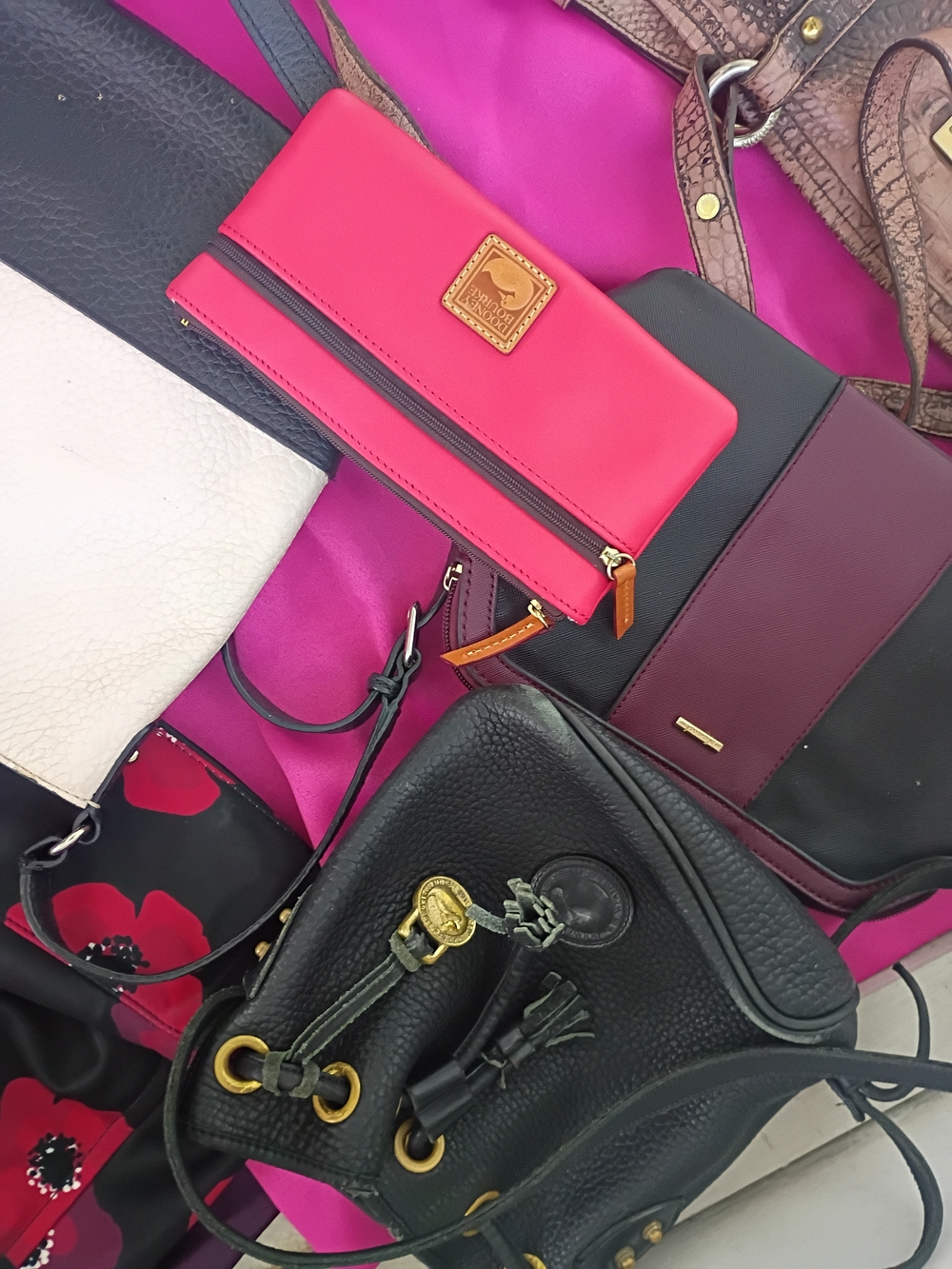 Purses 🩷❤️🖤🩵🧡 - Picture 6 of 15